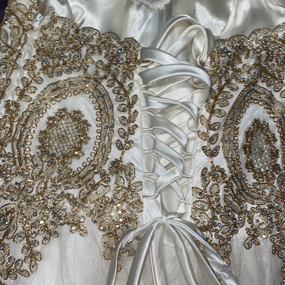 This is a white/off white and gold  TLC SAY YES TO THE PROM dress - Picture 5 of 5